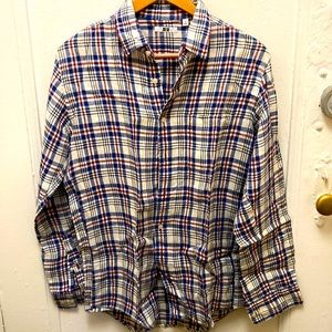 Men’s linen button shirt from Uniqlo